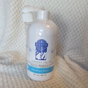 Scentsy Palm Beach Breeze Laundry Liquid - White and Blue